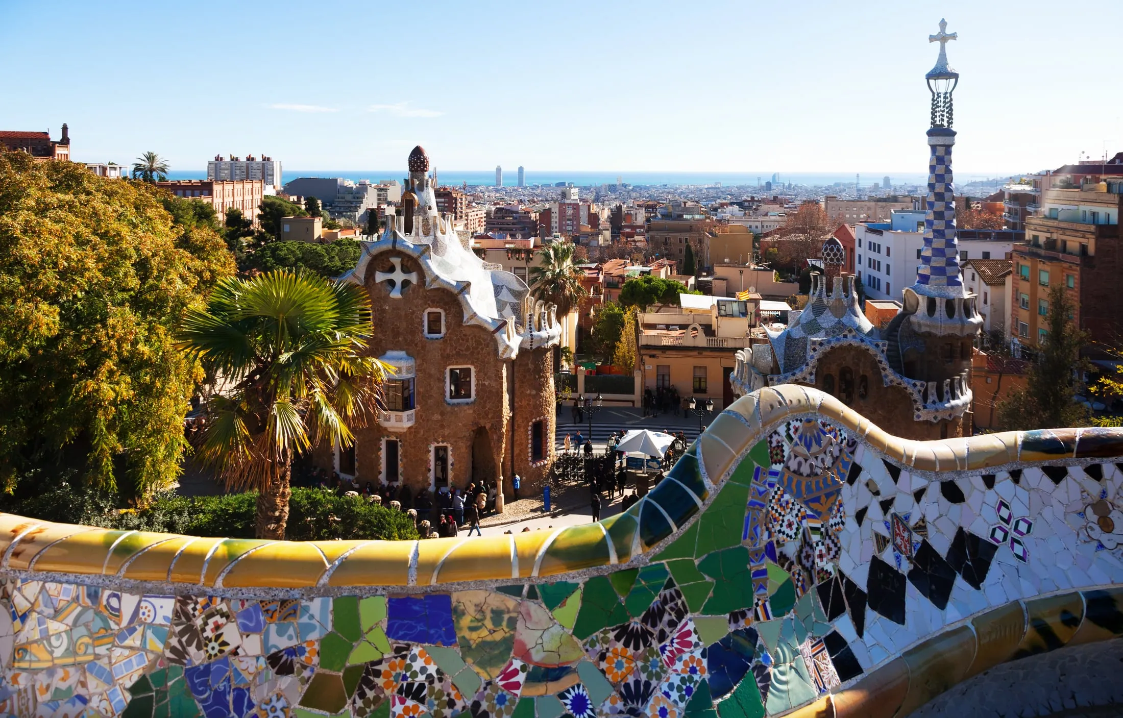 Bancos de mosaico do Park Güell, em Barcelona